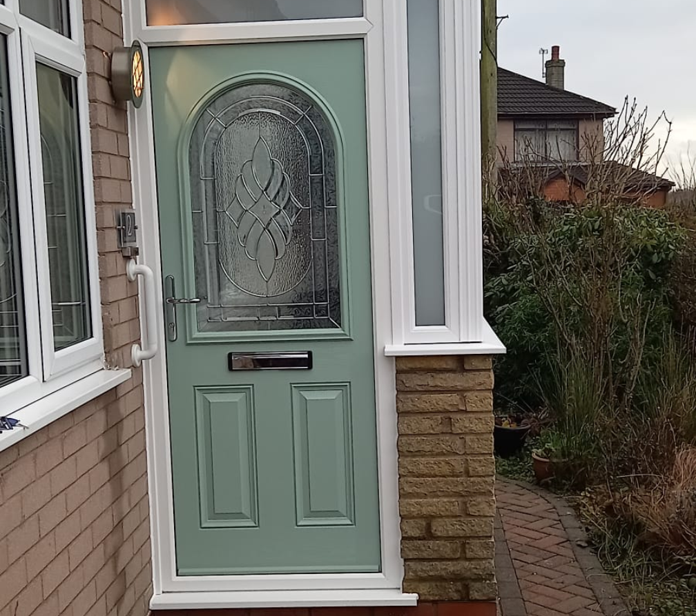 Decorative glass doors